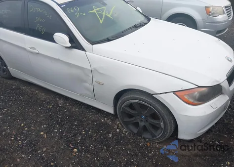 2008 BMW 328Xi из США, поврежденный, VIN WBAVC73588KP38428